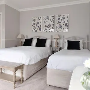 Bed & Breakfast Balally House